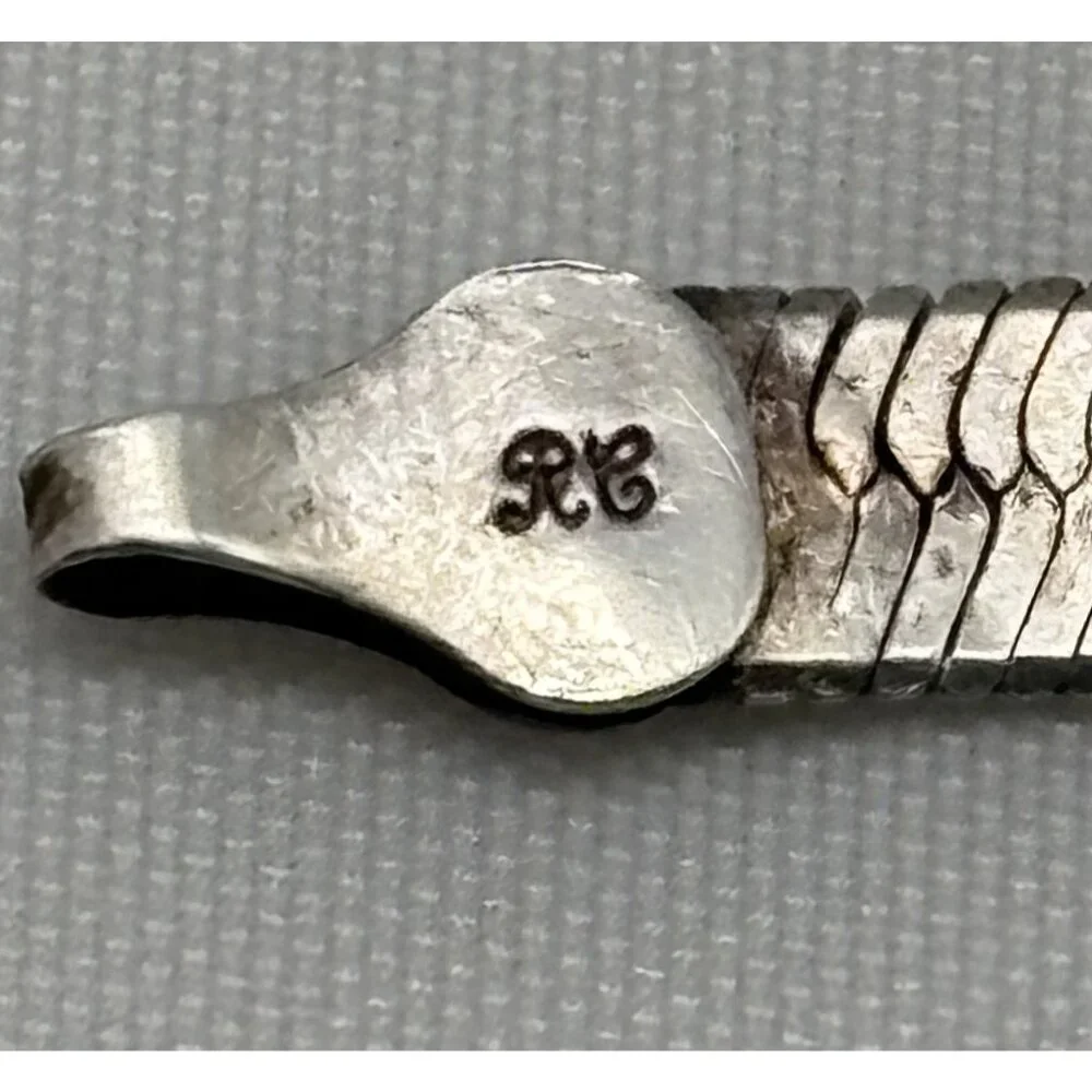 Vintage Sterling Silver Herringbone Bracelet Made in Italy With Maker's Hallmark - Picture 4 of 14
